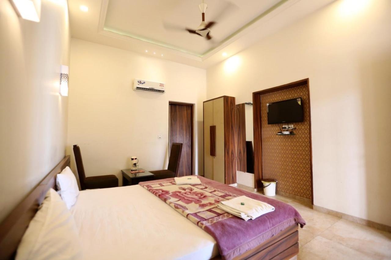 Kamay The Kohinoor Palace - A Heritage Hotel Faizabad Exterior photo