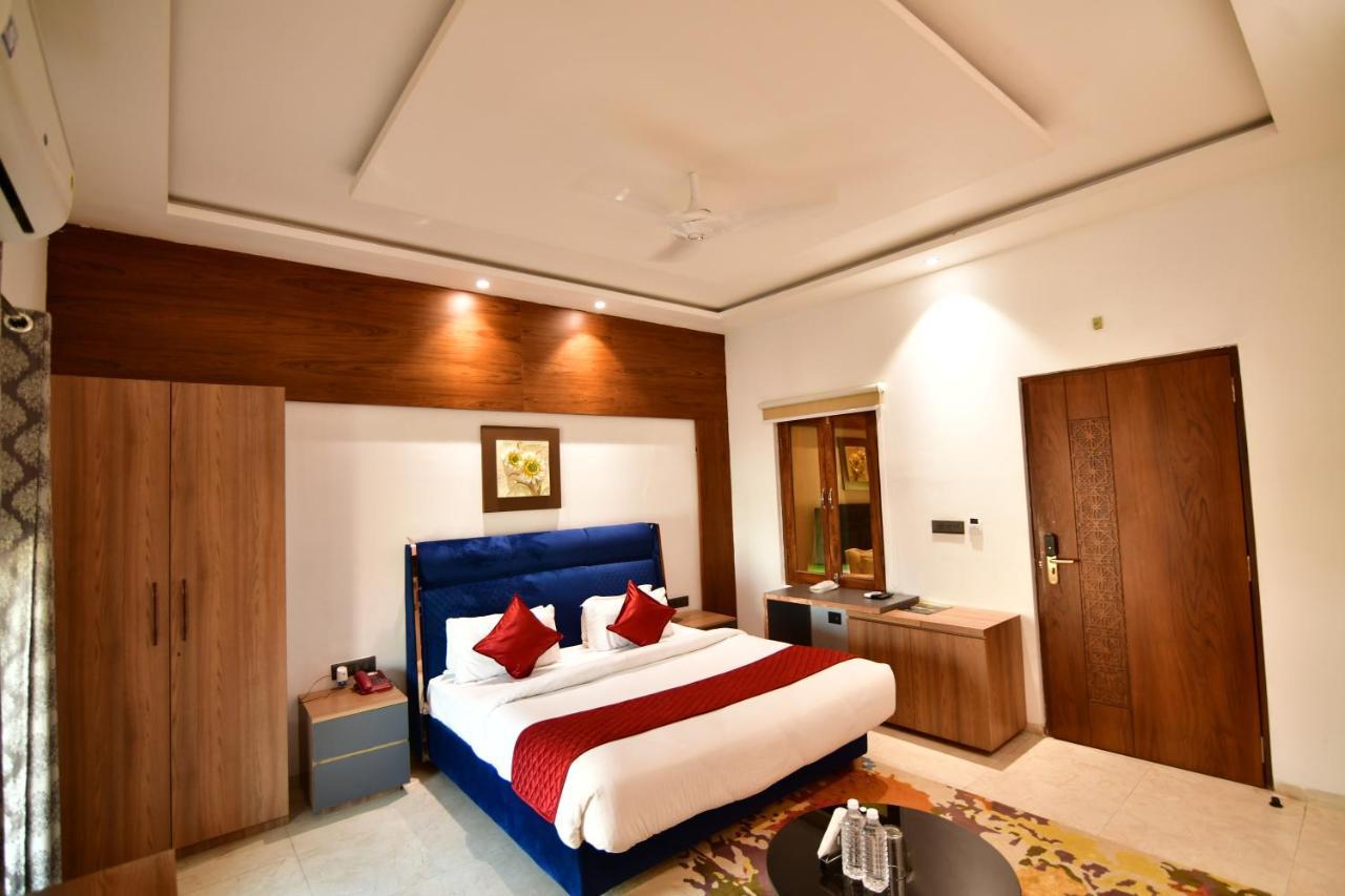 Kamay The Kohinoor Palace - A Heritage Hotel Faizabad Exterior photo